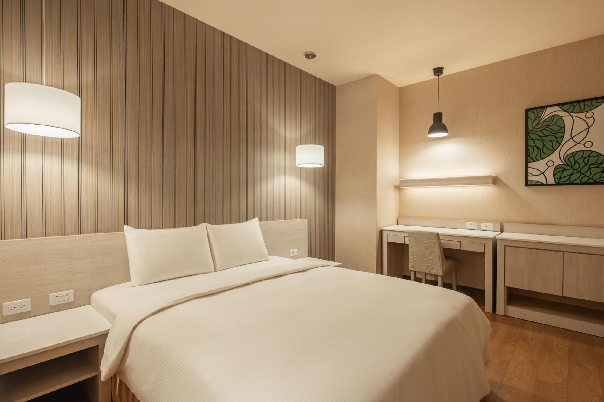 Kindness Hotel-Jue Ming Kaohsiung Room photo